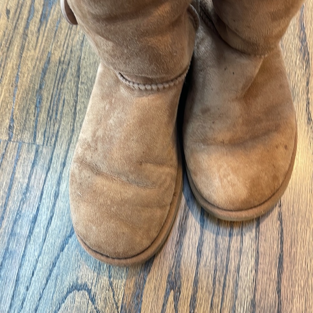 Ugg Tall Boot With Buttons. Size 9 - image 3